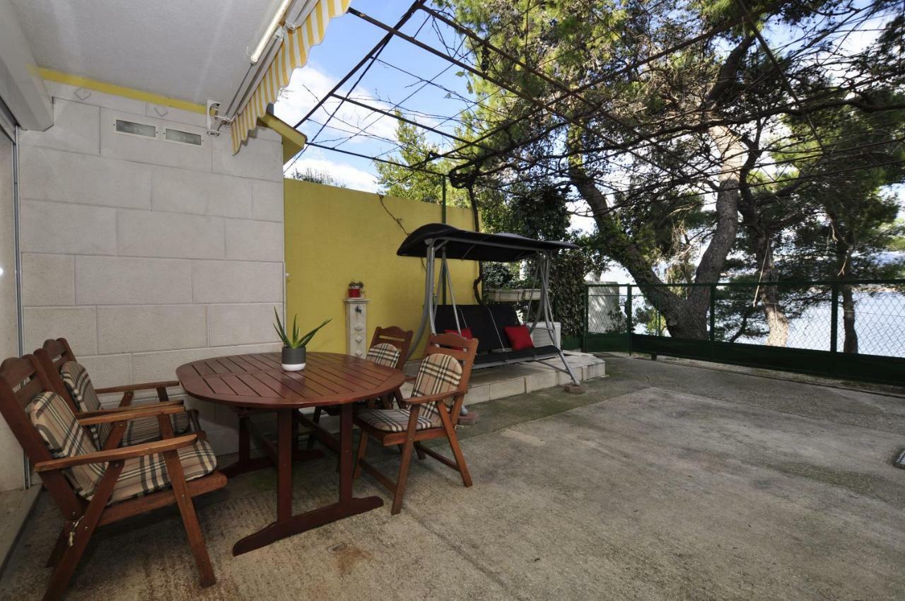 Apartment Toya Slatine Luaran gambar