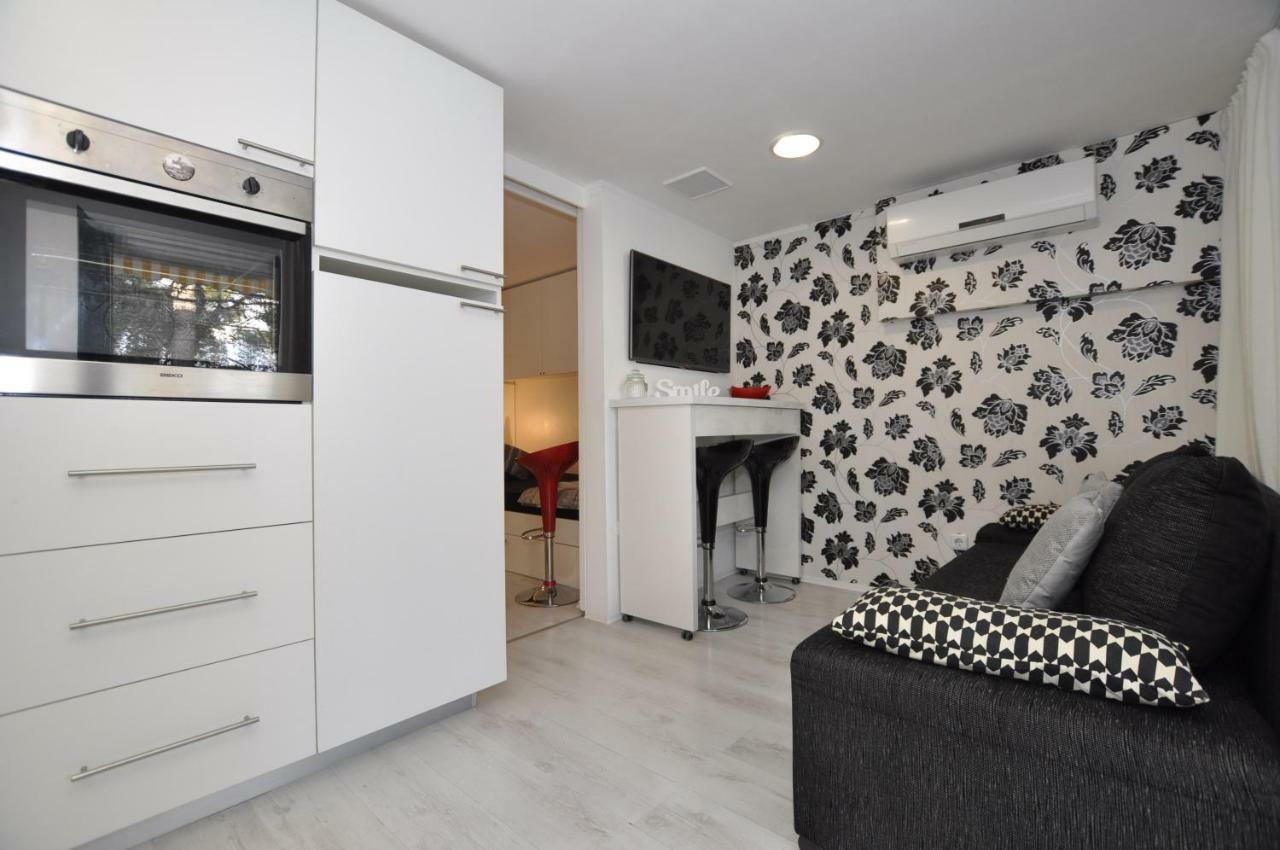 Apartment Toya Slatine Luaran gambar